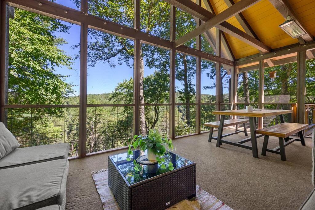 Treehouse Cabin With Mountain, River Views And Arcades Blue Ridge Kültér fotó